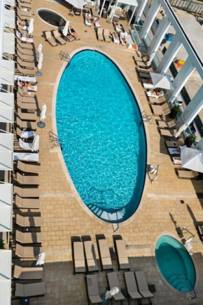 Chic Beachfront Bliss - Your Perfect 1 BR Retreat!